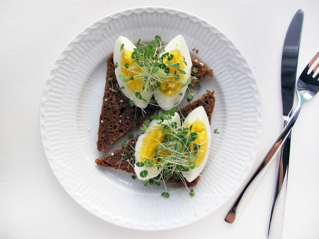 æggemad med chia karse af chia frø